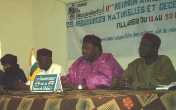 Une partie de la Table de séance à l'ouverture réunion annuelle Tillabéri 2009